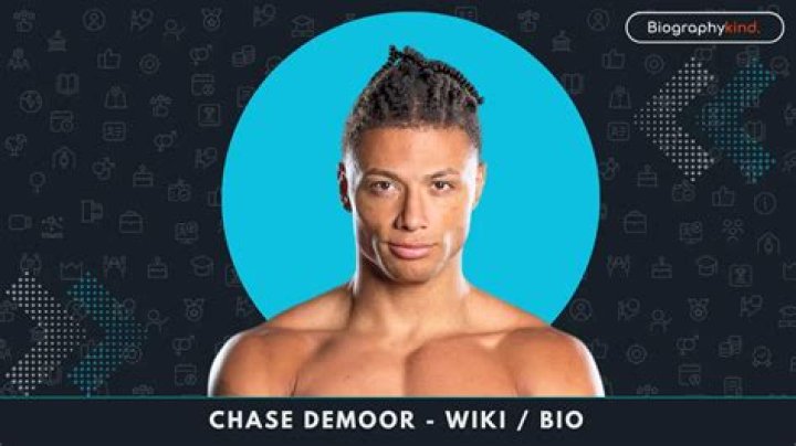 Chase DeMoor- Net Worth, Bio, Girlfriend, Height, Career